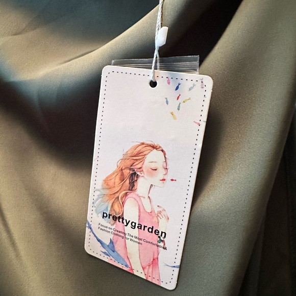 Elegant Green Maxi Dress - Picture 7 of 8